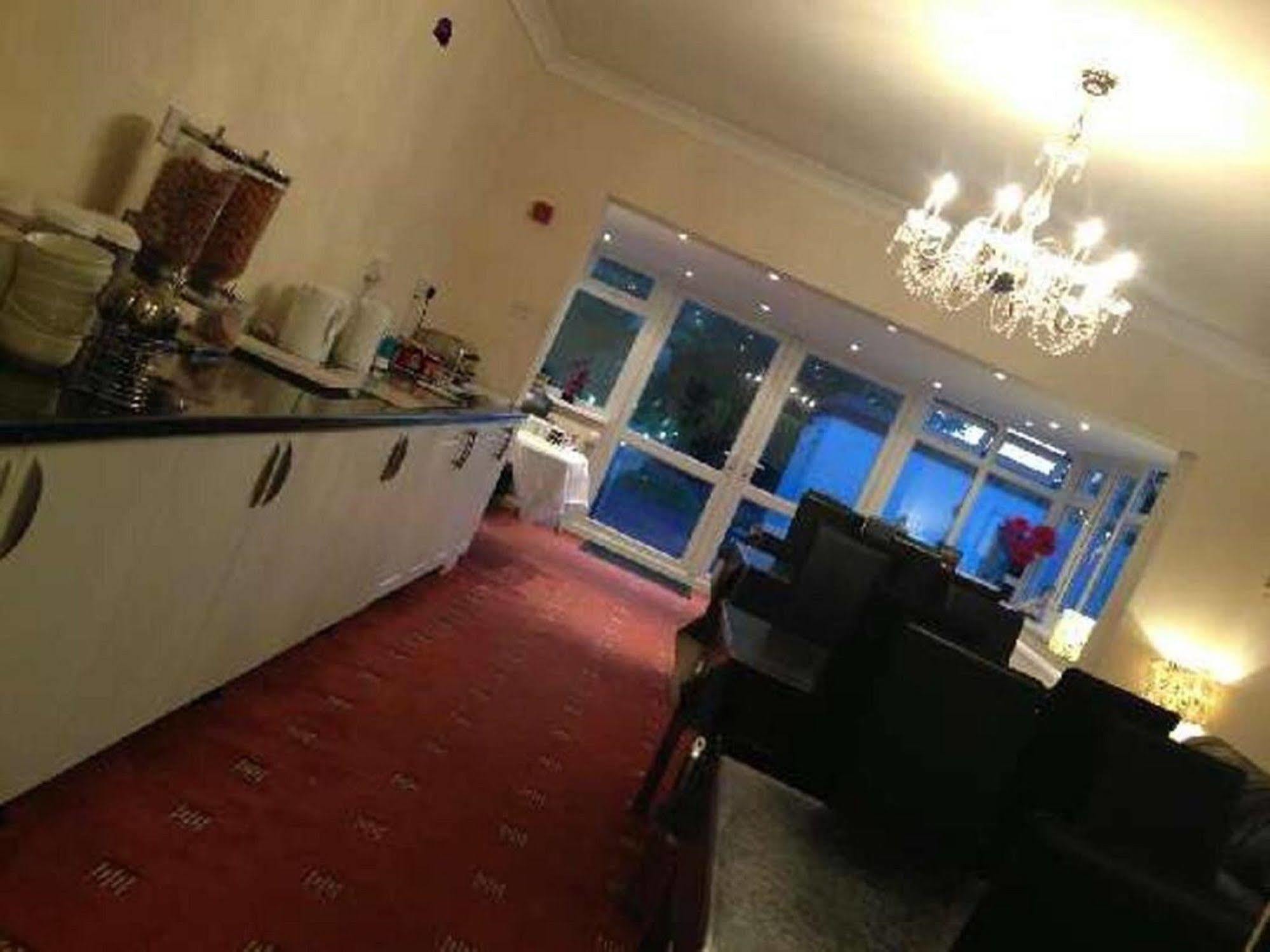 London Heathrow Guesthouse Hillingdon Exteriör bild